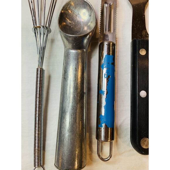 Kitchen Utensils Lot 12 Scoop Tongs Forks Spoon Whisk Sharpener Opener Peeler - Picture 7 of 8